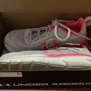 Brand New Girls UA Size 4.5